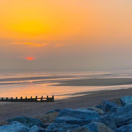 Sea 'N' Stars Platinum Plus Holiday Home With Views, Free Wifi And Netflix Camber ภายนอก รูปภาพ